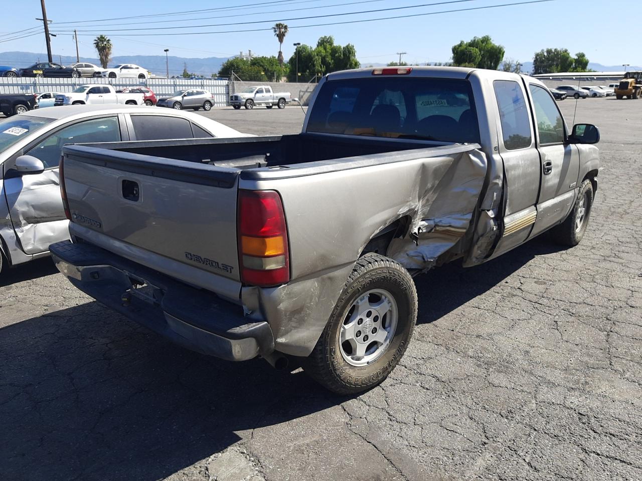 Photo 4 from auction – 2002 CHEVROLET SILVERADO with VIN 2GCEC19V121429415