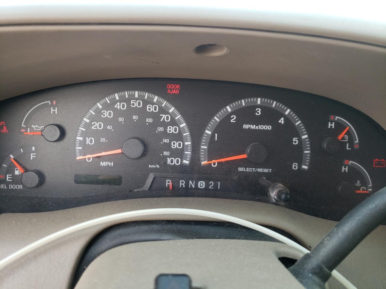 Photo 8 from auction – 2000 FORD EXPEDITION with VIN 1FMPU18L2YLA72217