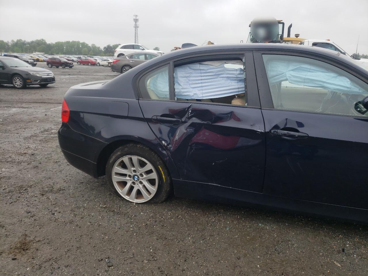 Photo 9 from auction – 2007 BMW 328 XI with VIN WBAVC93577KX61855
