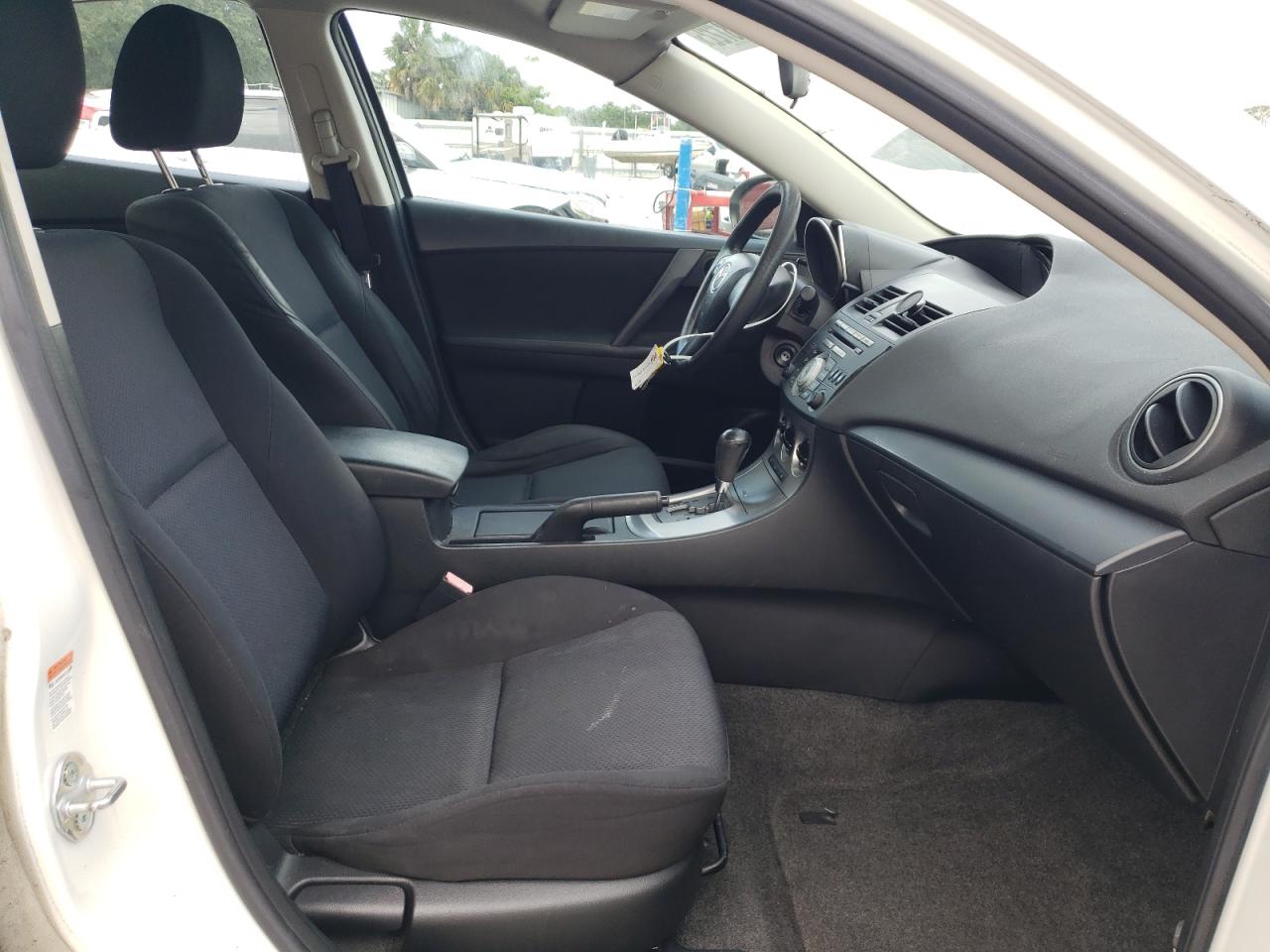 Photo 5 from auction – 2011 MAZDA 3 I with VIN JM1BL1UG3B1372121