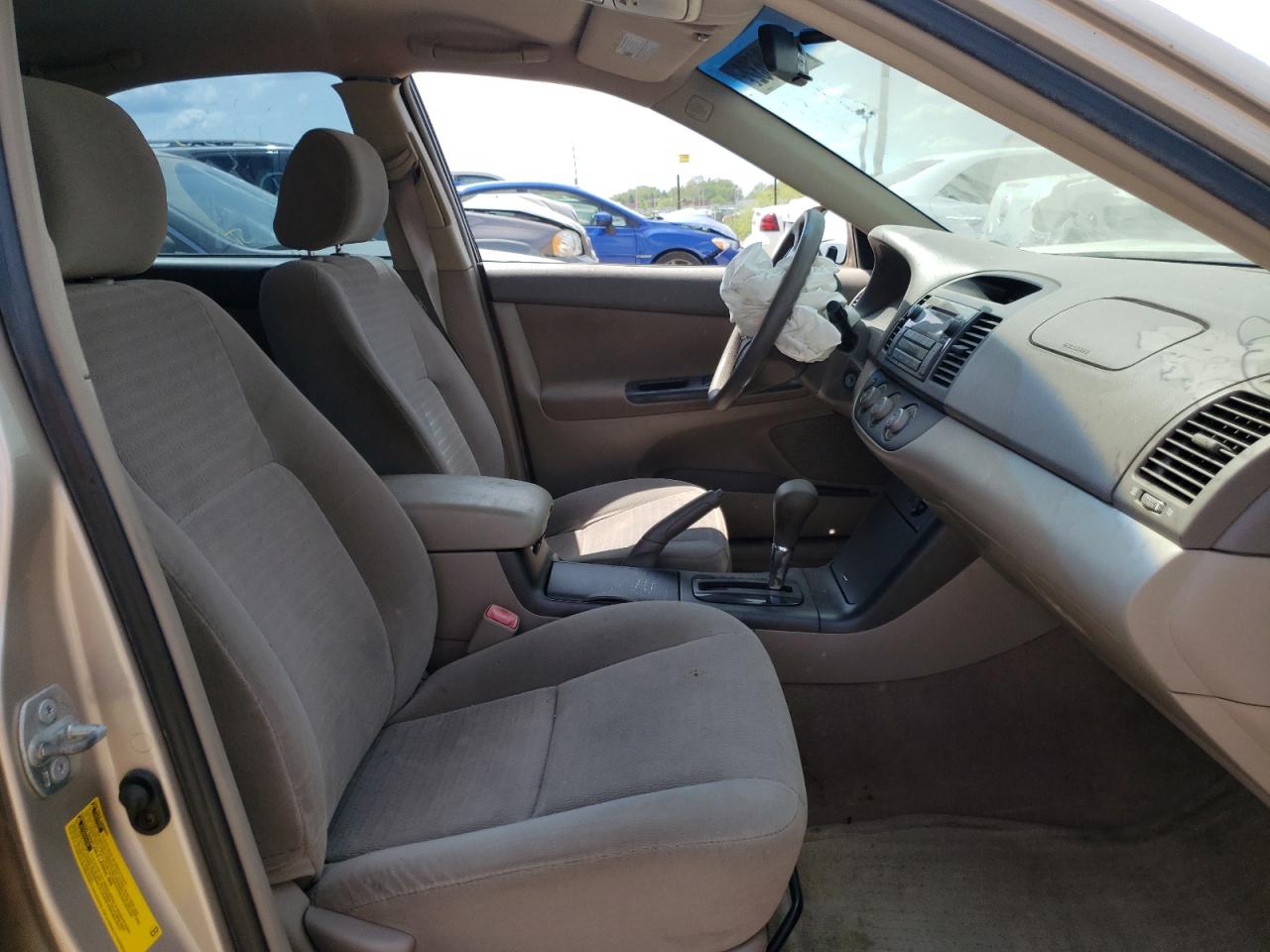Photo 18 from auction – 2005 TOYOTA CAMRY LE with VIN 4T1BE30K05U082286