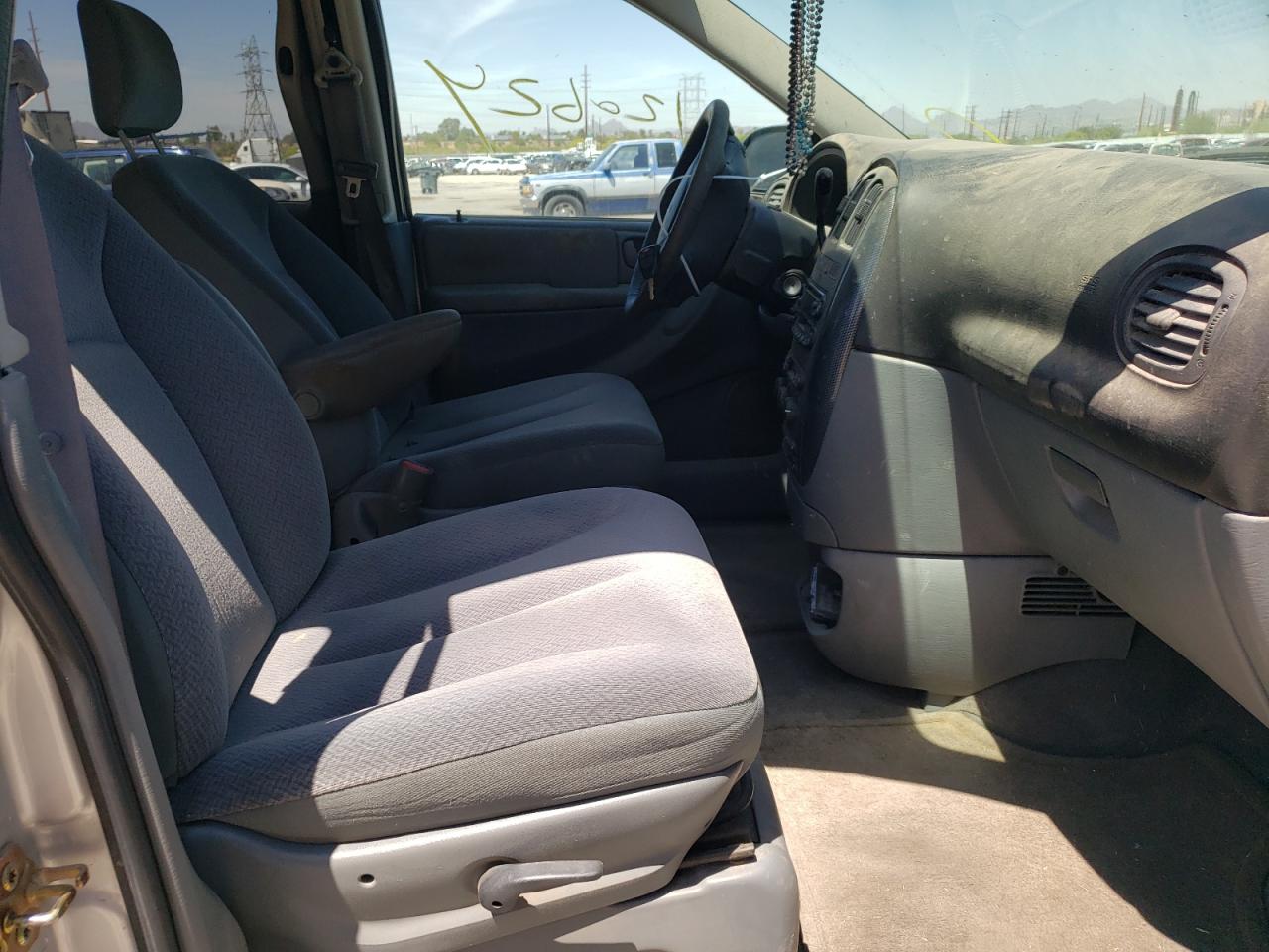 Photo 5 from auction – 2005 DODGE GRAND CARA with VIN 2D4GP44L35R416162