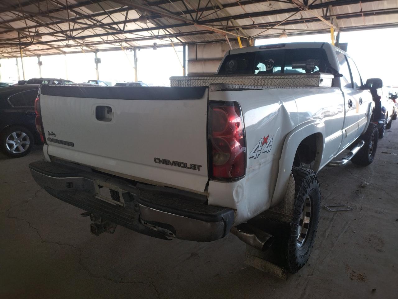 Photo 4 from auction – 2005 CHEVROLET SILVERADO with VIN 1GCHK23235F886597