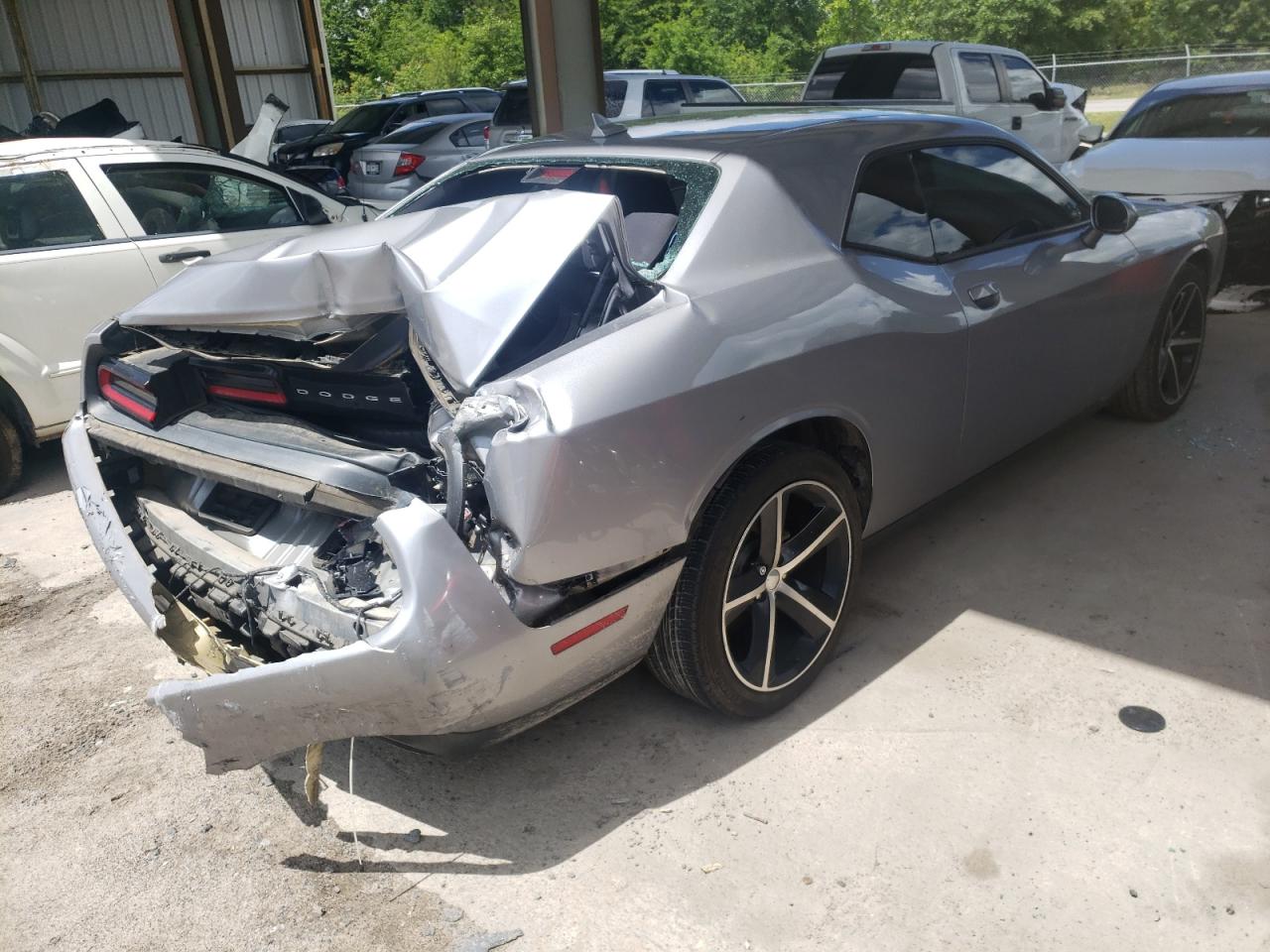 Photo 4 from auction – 2015 DODGE CHALLENGER with VIN 2C3CDZAG6FH749959