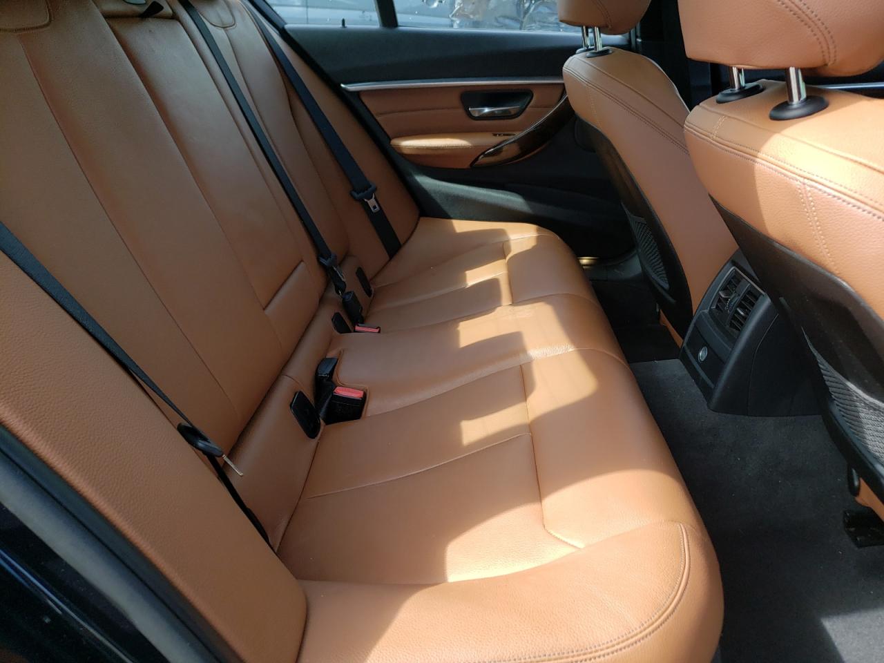 Photo 6 from auction – 2016 BMW 328 I SULE with VIN WBA8E9G55GNU29879