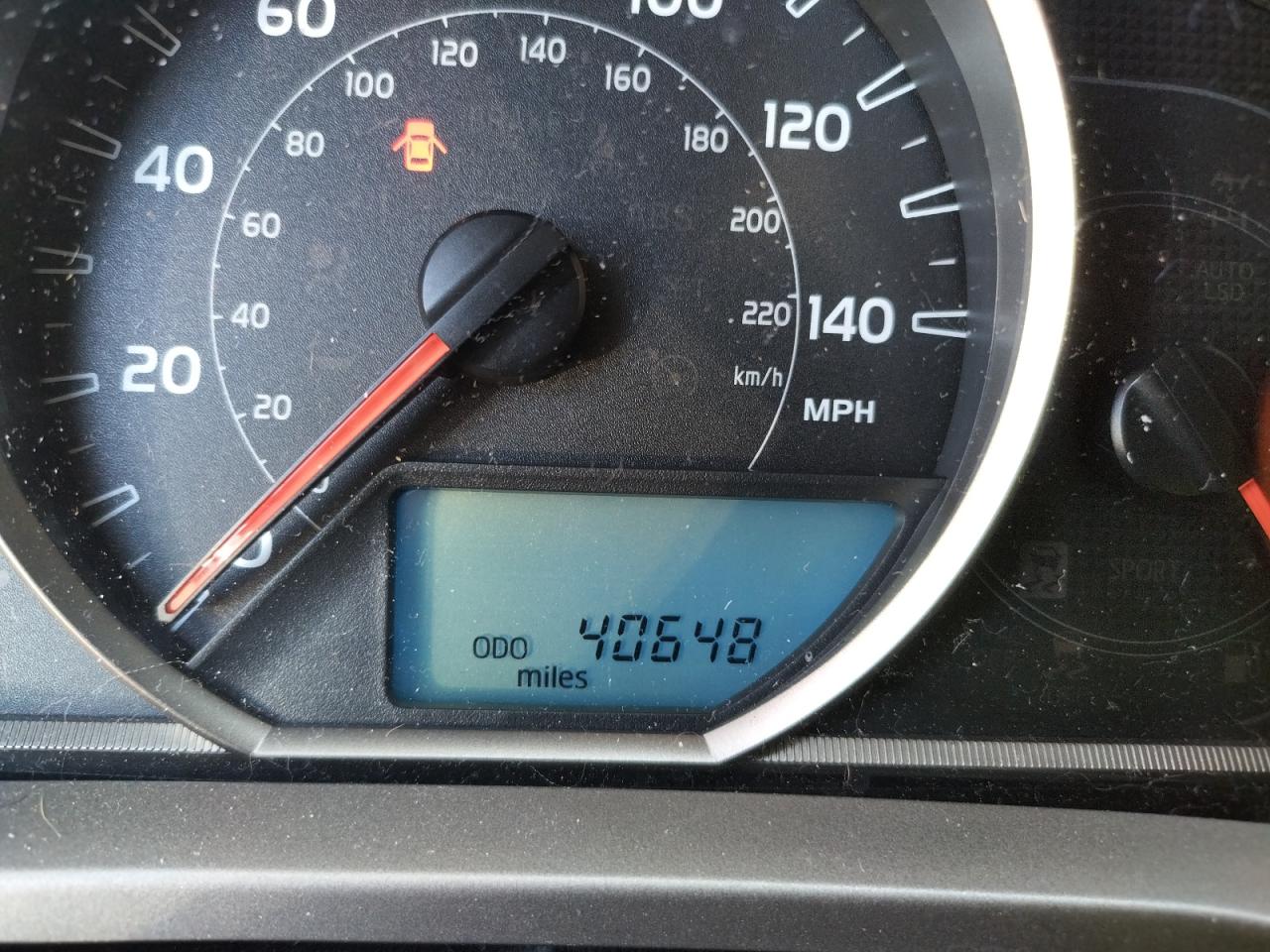 Photo 8 from auction – 2014 TOYOTA RAV4 LE with VIN JTMZFREV4EJ017075