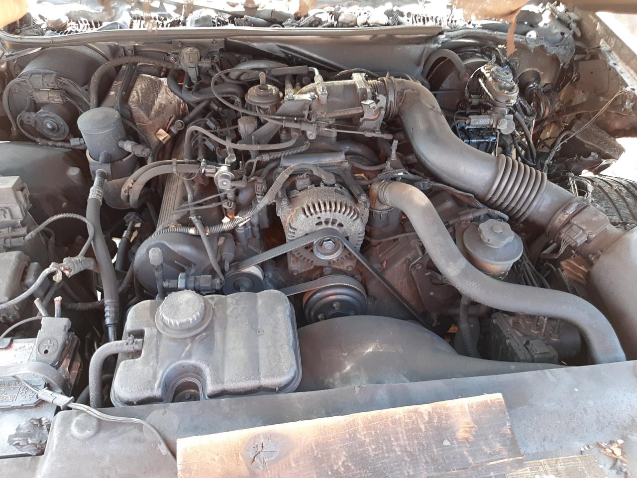 Photo 7 from auction – 2000 MERCURY GRAND MARQ with VIN 2MEFM75W8YX652820