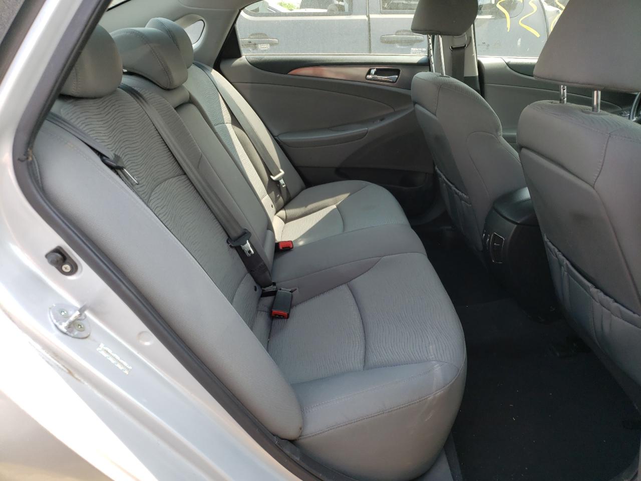 Photo 6 from auction – 2011 HYUNDAI SONATA HYB with VIN KMHEC4A42BA004260
