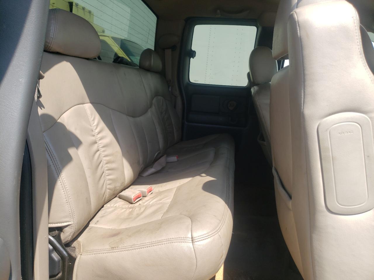 Photo 6 from auction – 2002 CHEVROLET SILVERADO with VIN 1GCJK39112E252406
