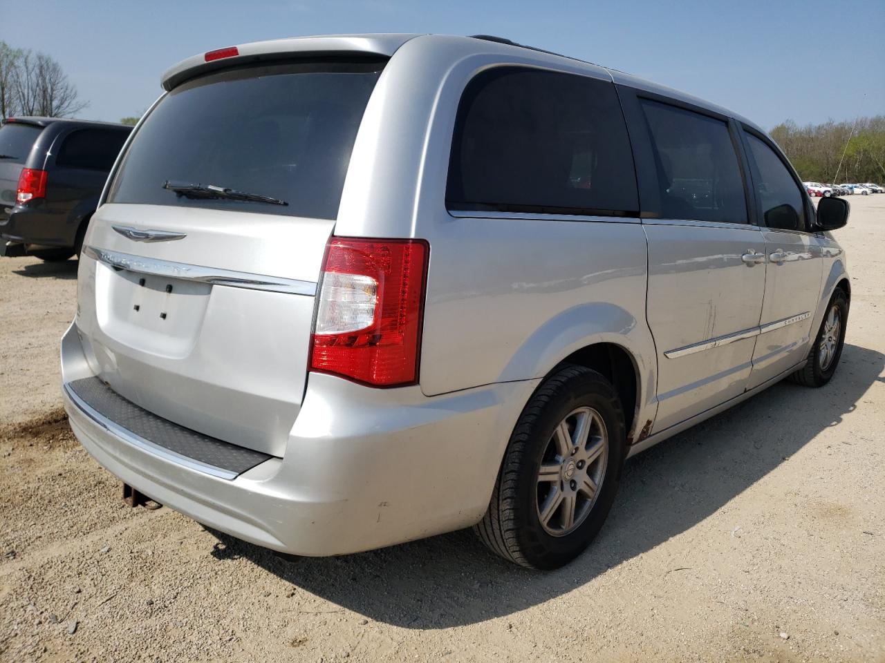 Photo 4 from auction – 2011 CHRYSLER TOWN & COU with VIN 2A4RR5DG5BR646848