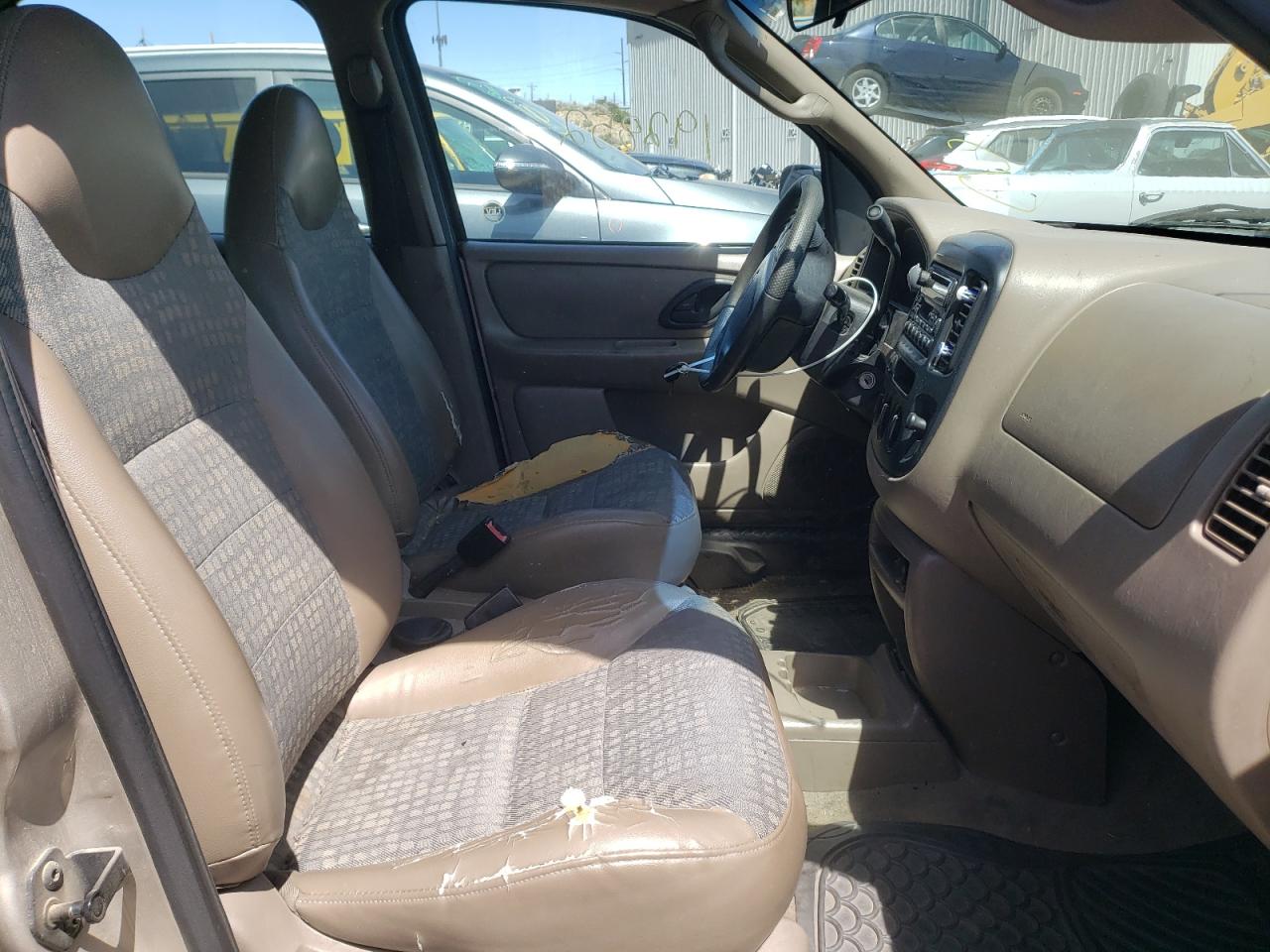 Photo 5 from auction – 2001 FORD ESCAPE XLS with VIN 1FMYU02141KC39484