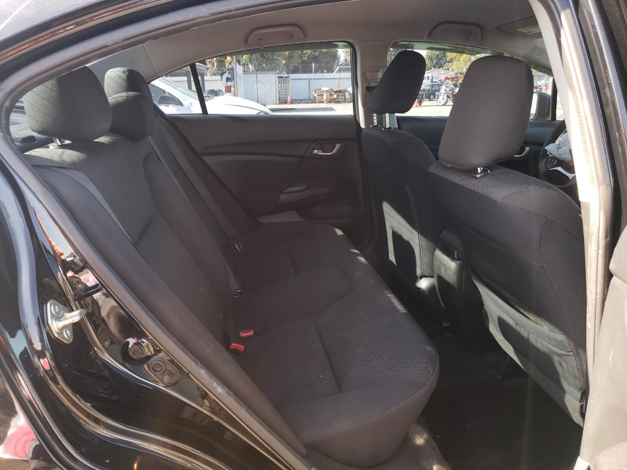 Photo 6 from auction – 2015 HONDA CIVIC LX with VIN 19XFB2F57FE221677