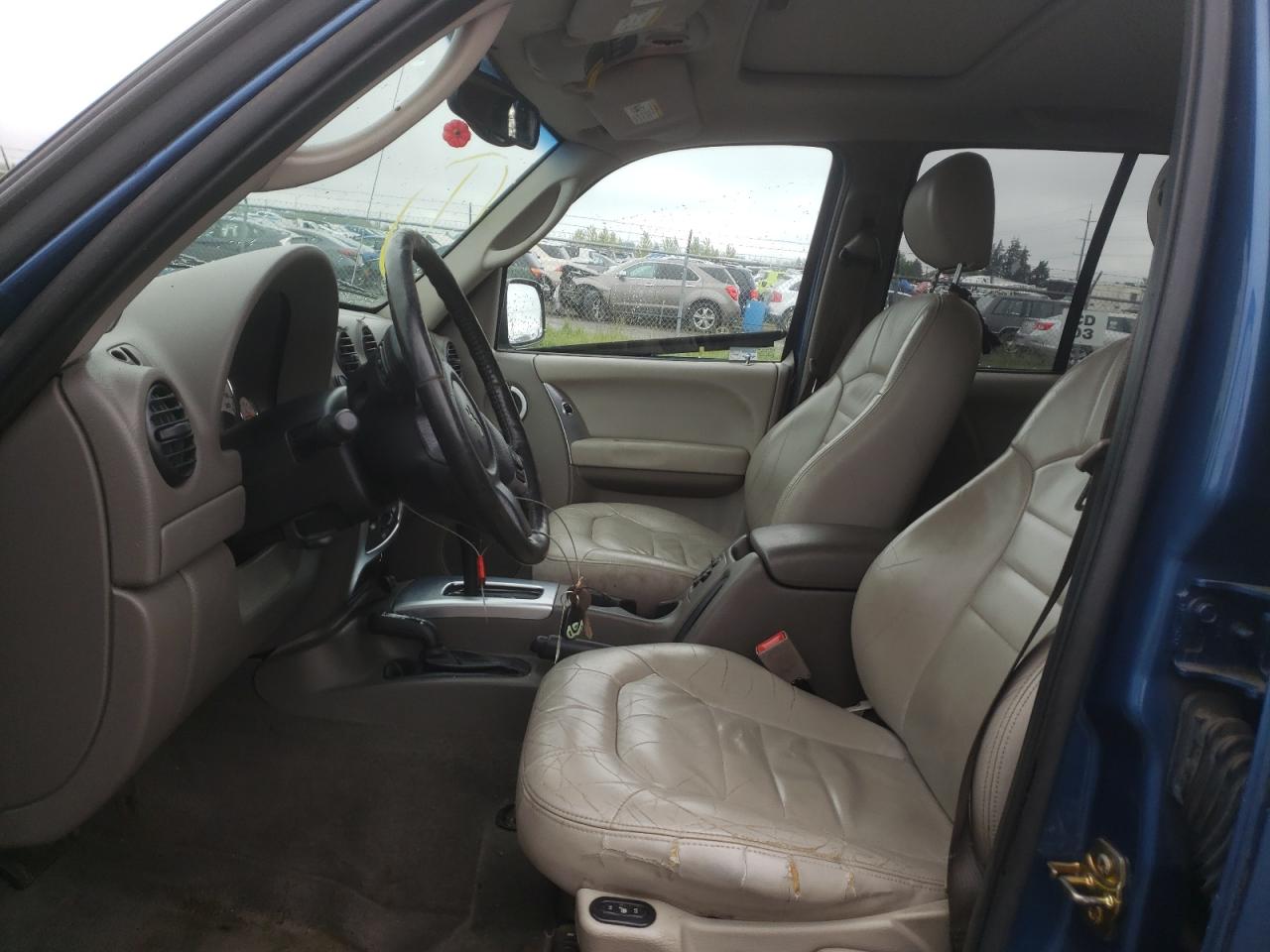 Photo 5 from auction – 2004 JEEP LIBERTY LI with VIN 1J4GL58K04W247945