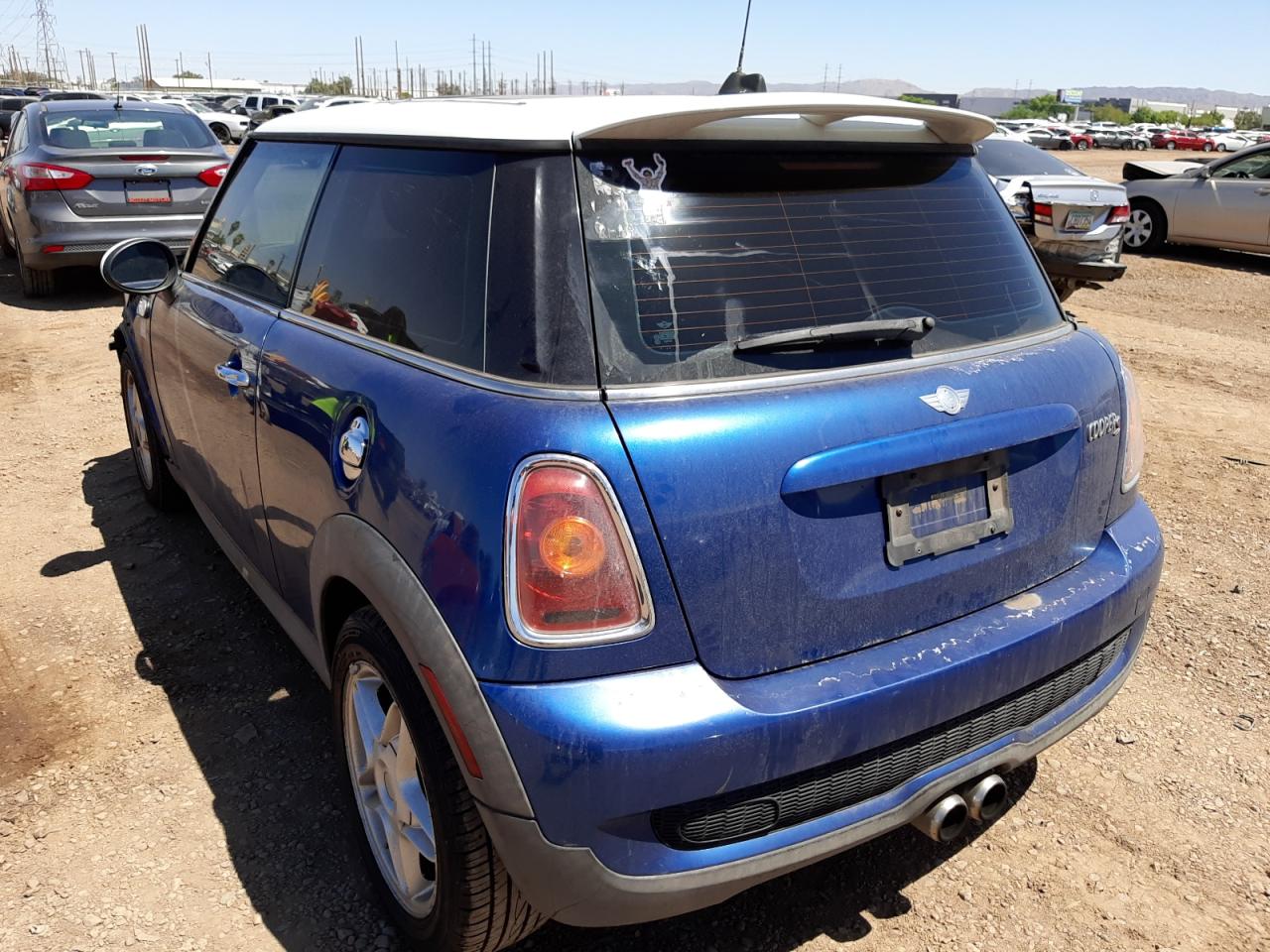 Photo 3 from auction – 2007 MINI COOPER S with VIN WMWMF73507TL89289