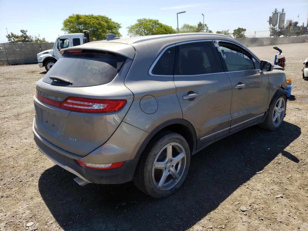 Photo 4 from auction – 2017 LINCOLN MKC PREMIE with VIN 5LMCJ1C96HUL21077