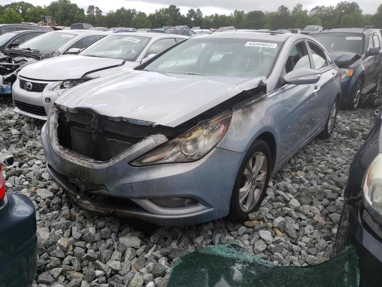 Photo 2 from auction – 2011 HYUNDAI SONATA SE with VIN 5NPEC4AC5BH136255