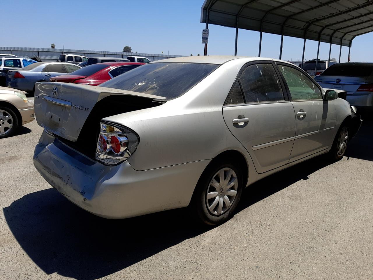 Photo 4 from auction – 2005 TOYOTA CAMRY LE with VIN 4T1BE30K75U407967