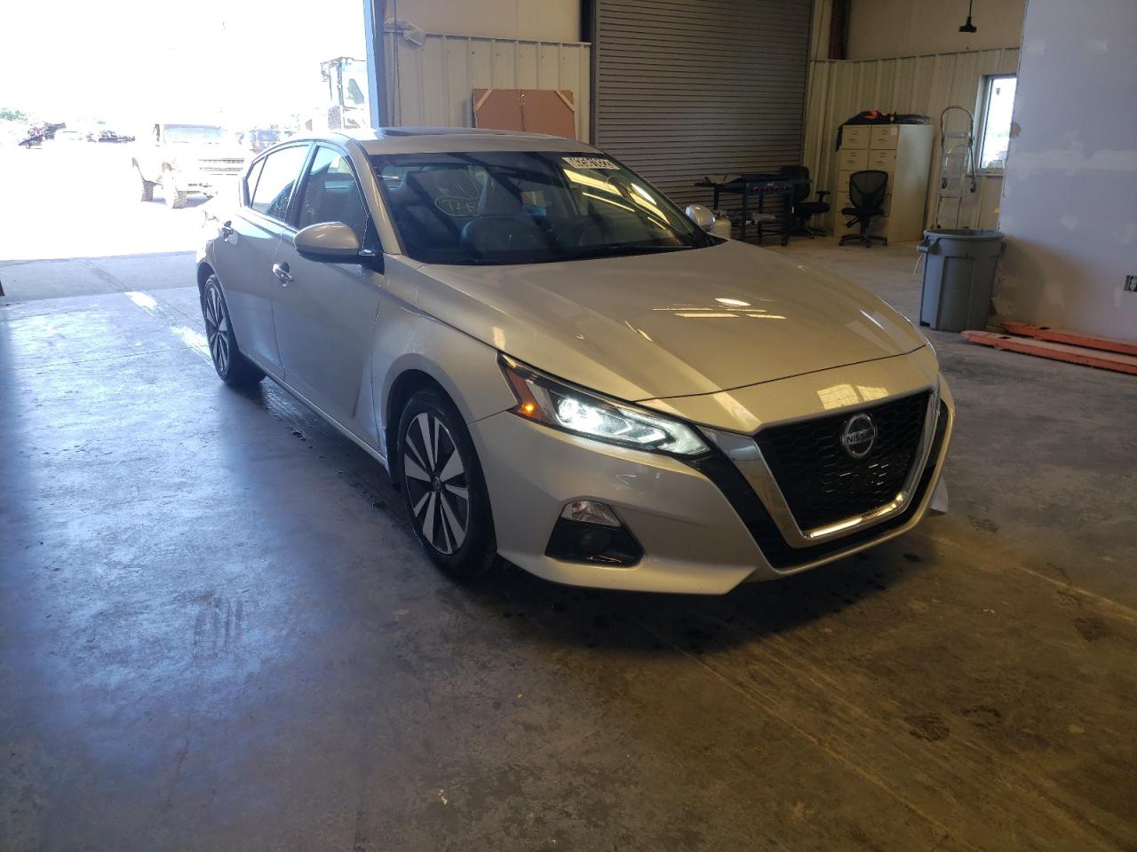 NISSAN ALTIMA SL 2019 with VIN 1N4BL4EV5KC106947 - Photo from auction