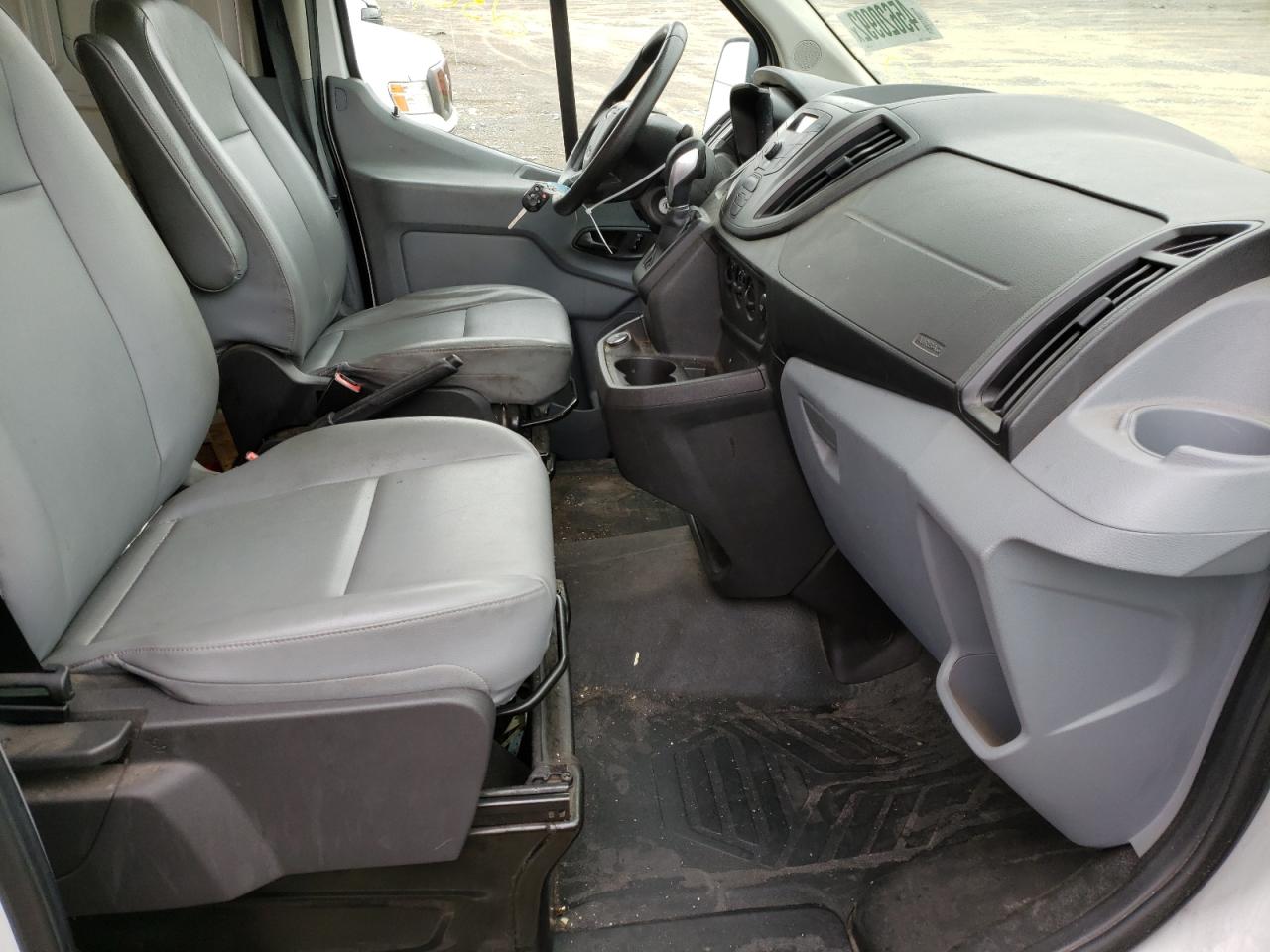Photo 5 from auction – 2017 FORD TRANSIT T- with VIN 1FTBW2CG7HKB20003