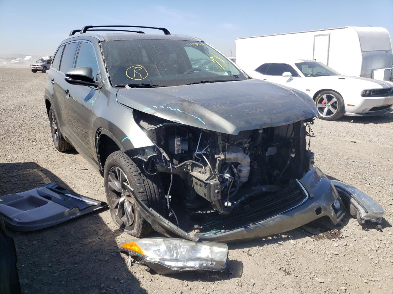 TOYOTA HIGHLANDER 2016 with VIN 5TDKKRFH3GS160952 - Photo from auction