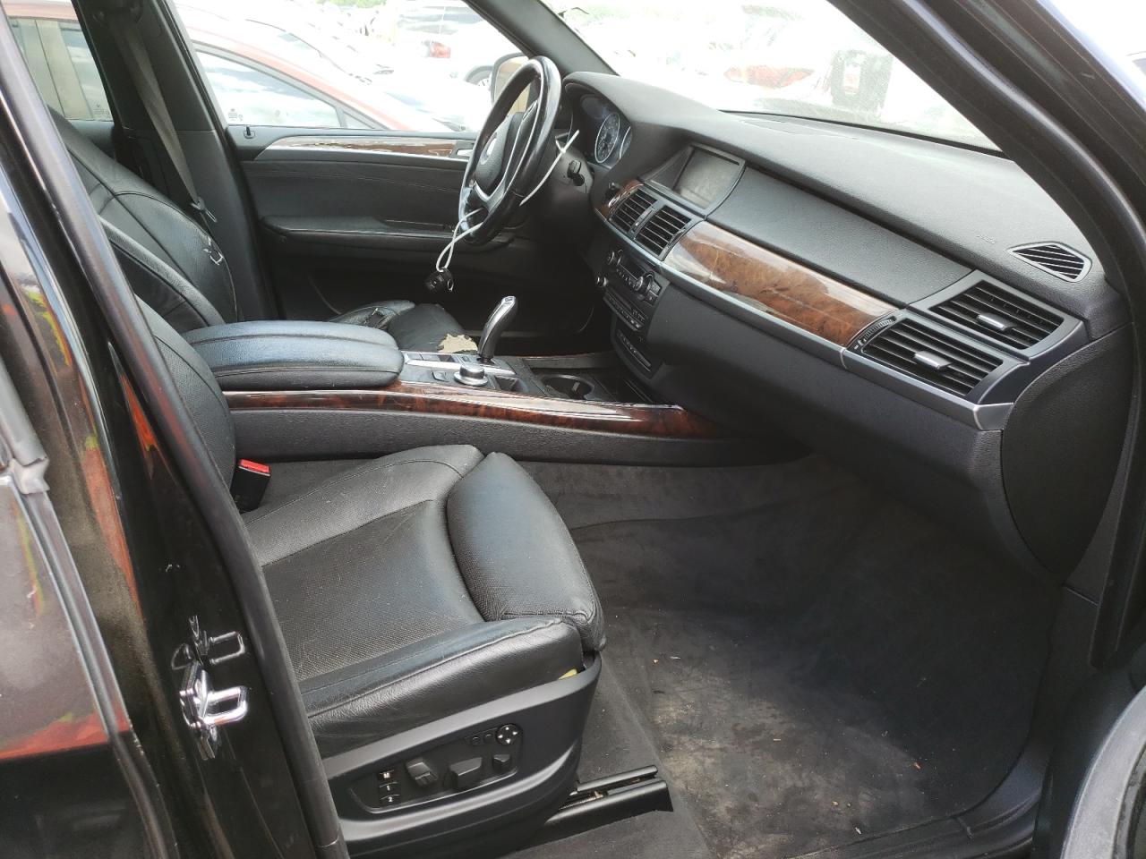 Photo 16 from auction – 2007 BMW X5 4.8I with VIN 5UXFE83547LZ41671