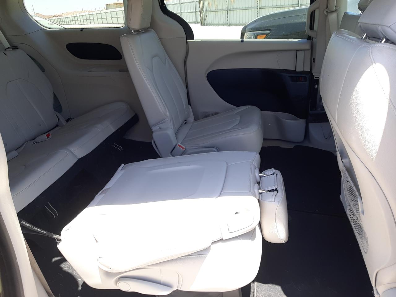 Photo 6 from auction – 2017 CHRYSLER PACIFICA T with VIN 2C4RC1BG5HR665492
