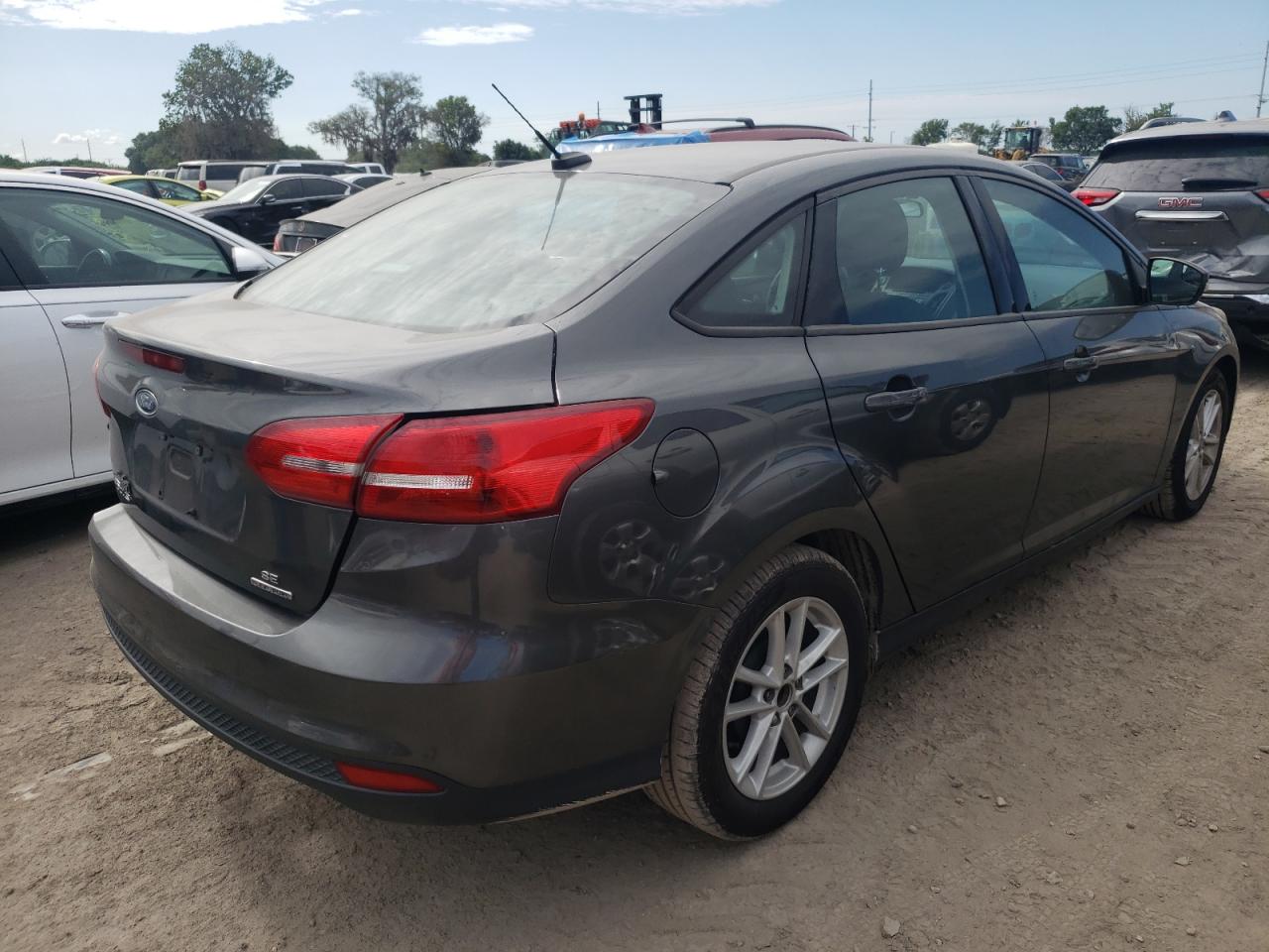 Photo 17 from auction – 2016 FORD FOCUS SE with VIN 1FADP3F21GL397109