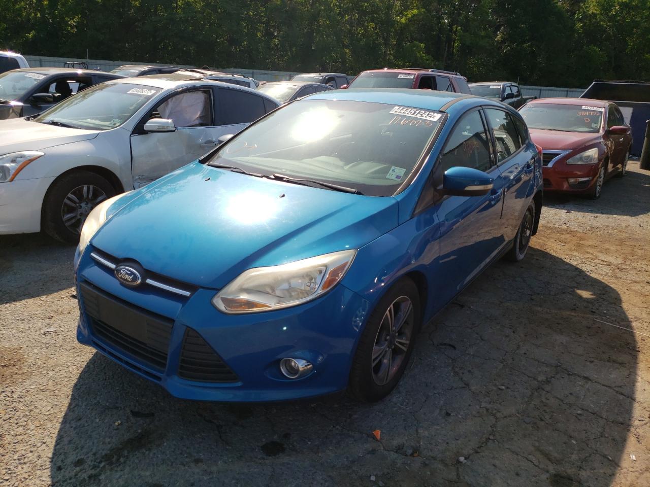 Photo 2 from auction – 2014 FORD FOCUS SE with VIN 1FADP3K22EL126823