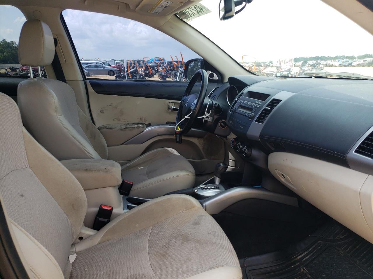 Photo 5 from auction – 2012 MITSUBISHI OUTLANDER with VIN JA4AS3AW6CU001308