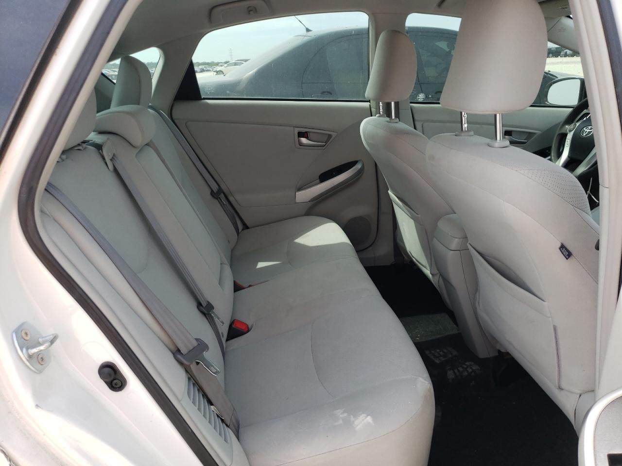Photo 6 from auction – 2013 TOYOTA PRIUS with VIN JTDKN3DU2D5654452