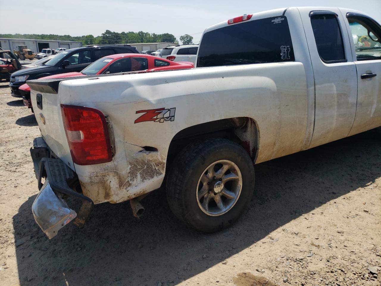 Photo 9 from auction – 2011 CHEVROLET SILVERADO with VIN 1GCRKSE37BZ210156