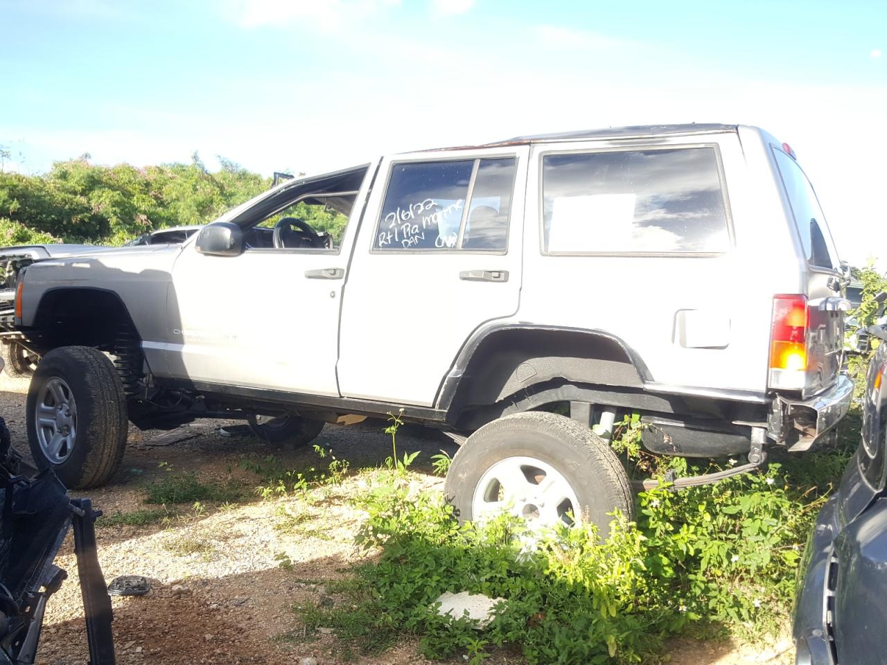 Photo 3 from auction – 2000 JEEP CHEROKEE S with VIN 1J4FF48S2YL167180