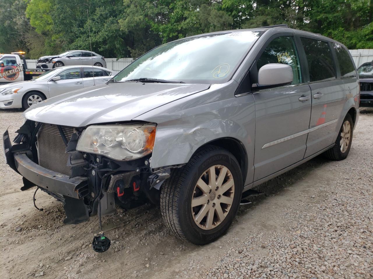 Photo 2 from auction – 2014 CHRYSLER TOWN & COU with VIN 2C4RC1BG1ER277283