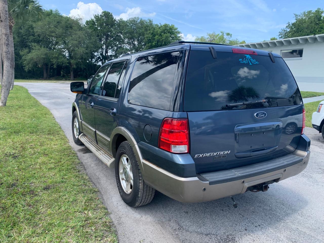 Photo 3 from auction – 2004 FORD EXPEDITION with VIN 1FMFU18LX4LA89241