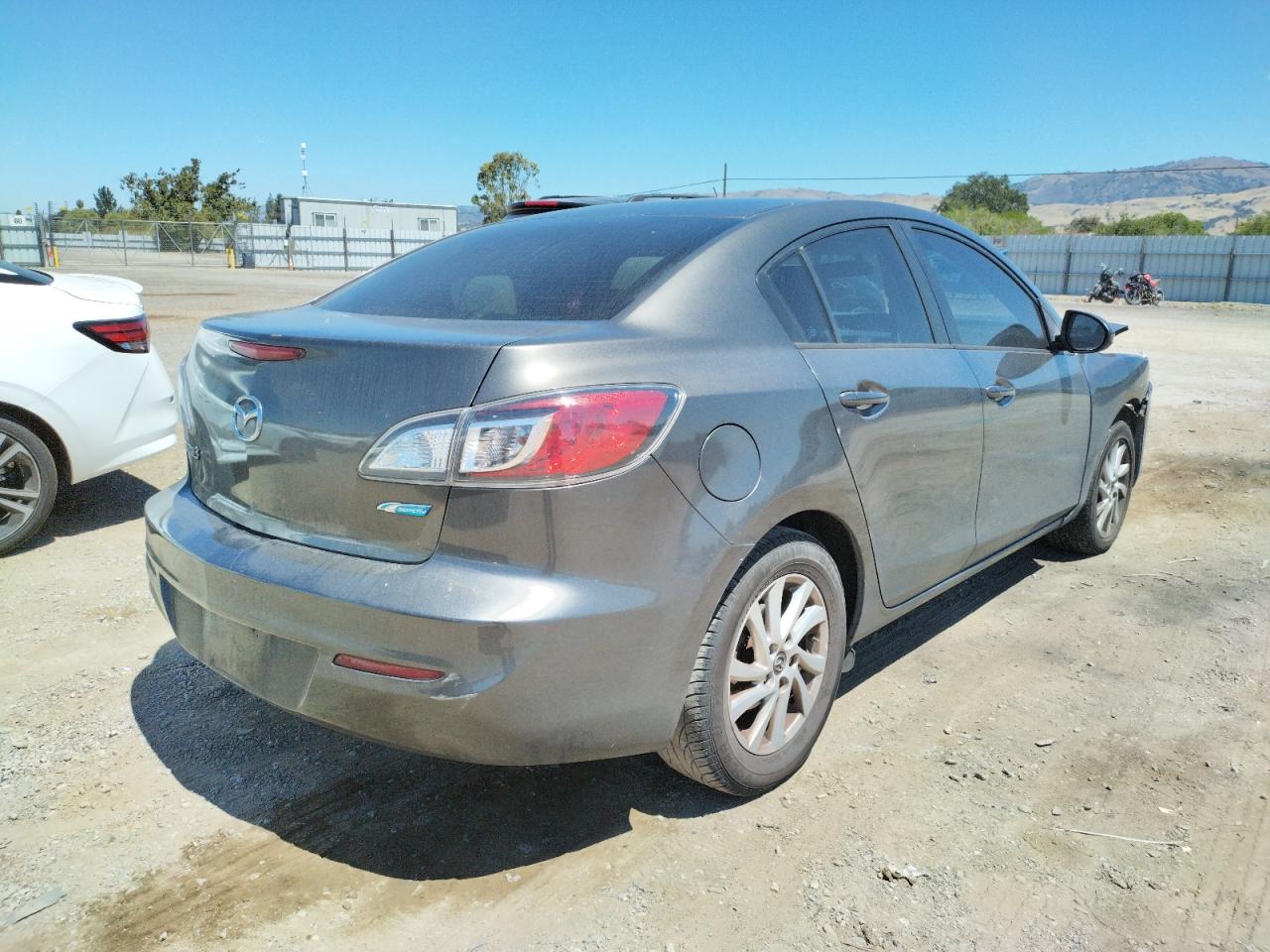 Photo 4 from auction – 2013 MAZDA 3 I with VIN JM1BL1VP8D1734820