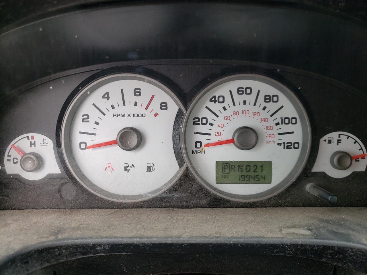 Photo 8 from auction – 2005 FORD ESCAPE XLT with VIN 1FMYU93185KC71105