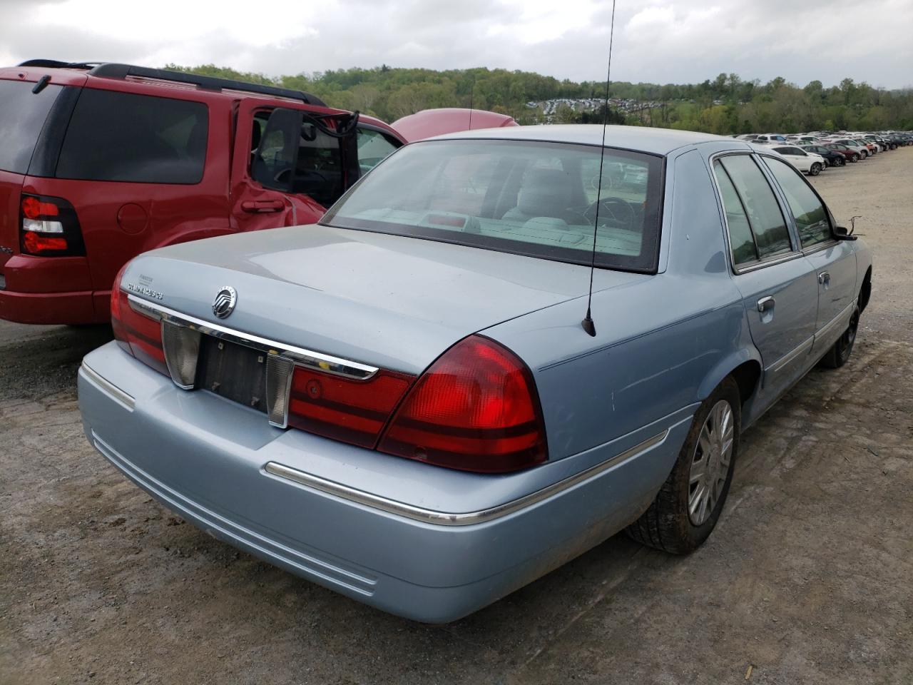 Photo 4 from auction – 2005 MERCURY GRAND MARQ with VIN 2MEFM74W75X655964