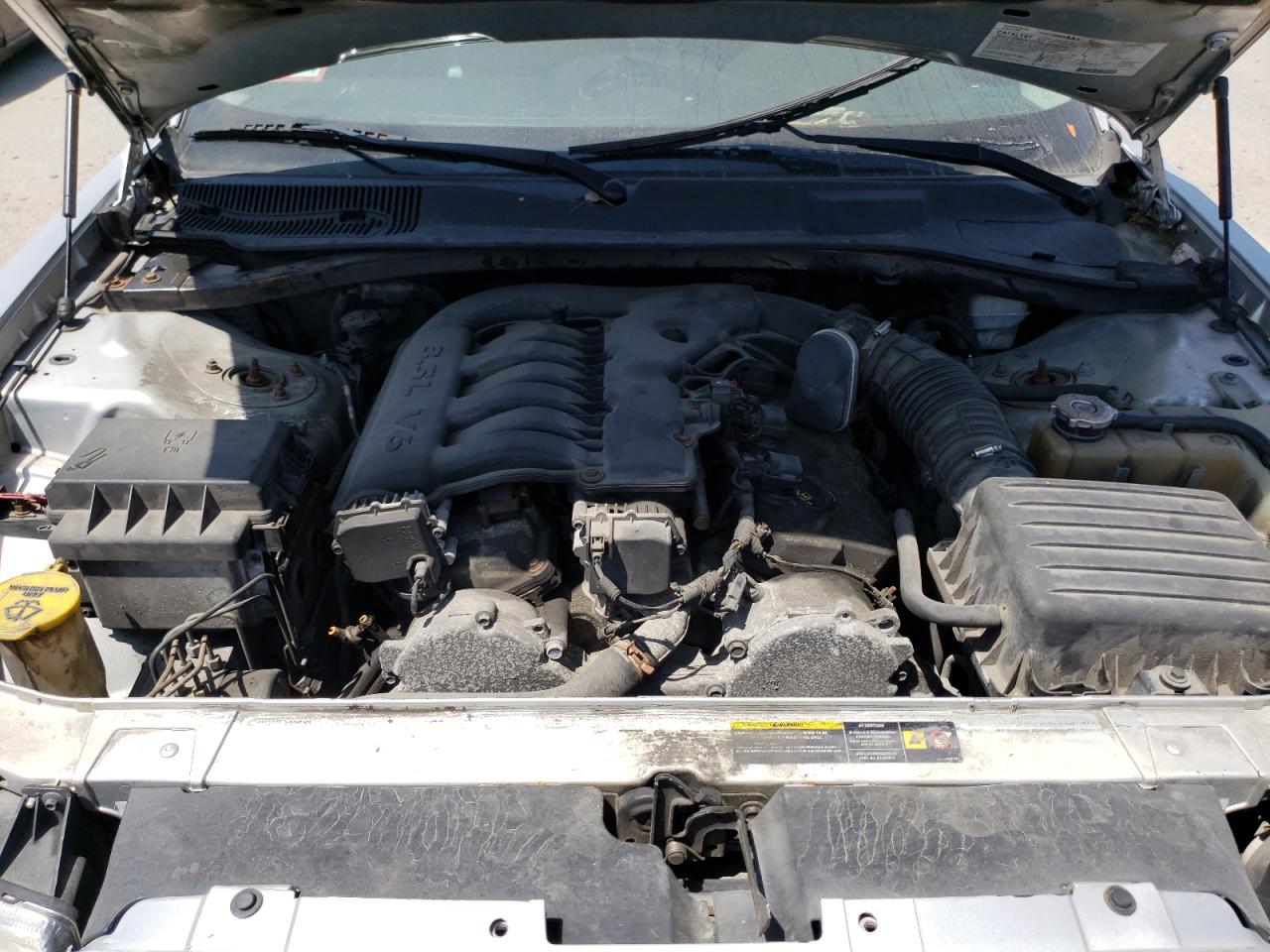 Photo 7 from auction – 2005 CHRYSLER 300 TOURIN with VIN 2C3AA53G55H171504