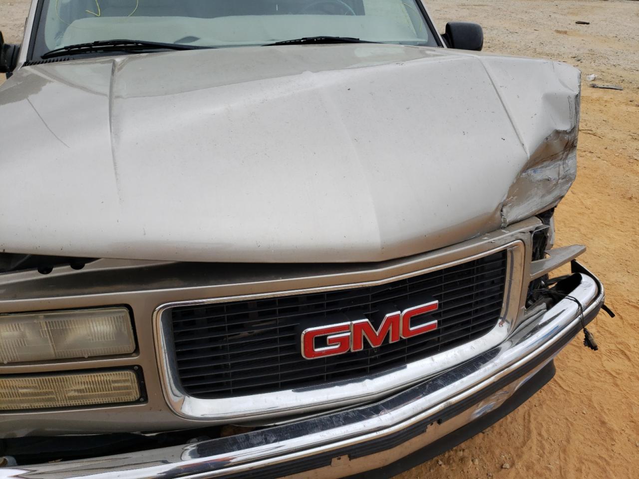 Photo 9 from auction – 1999 GMC SUBURBAN C with VIN 3GKEC16RXXG545268