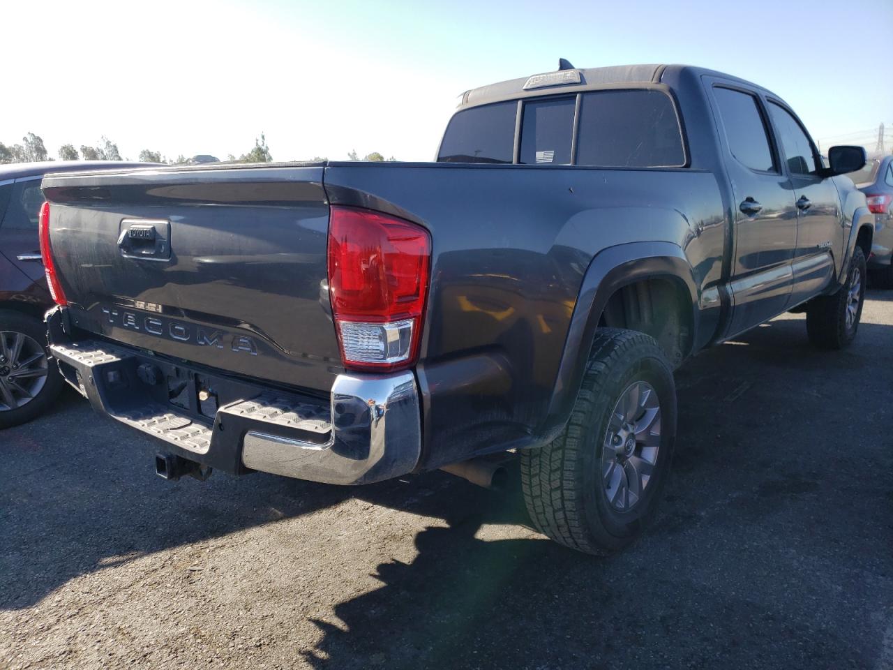 Photo 4 from auction – 2017 TOYOTA TACOMA DOU with VIN 3TMBZ5DN9HM005806