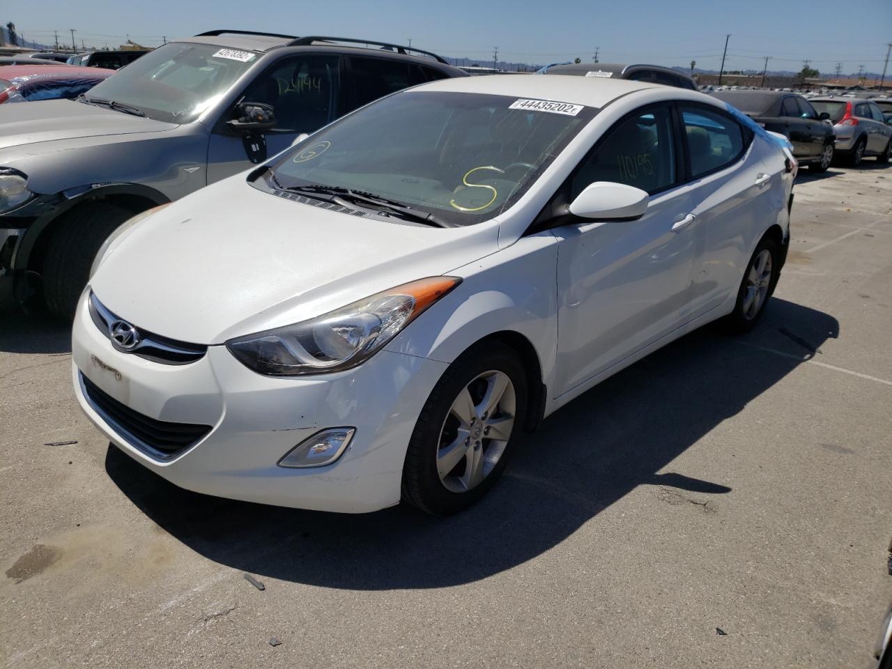 Photo 2 from auction – 2012 HYUNDAI ELANTRA GL with VIN 5NPDH4AE3CH119731
