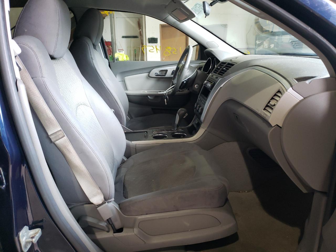 Photo 5 from auction – 2011 CHEVROLET TRAVERSE L with VIN 1GNKRGED2BJ342122