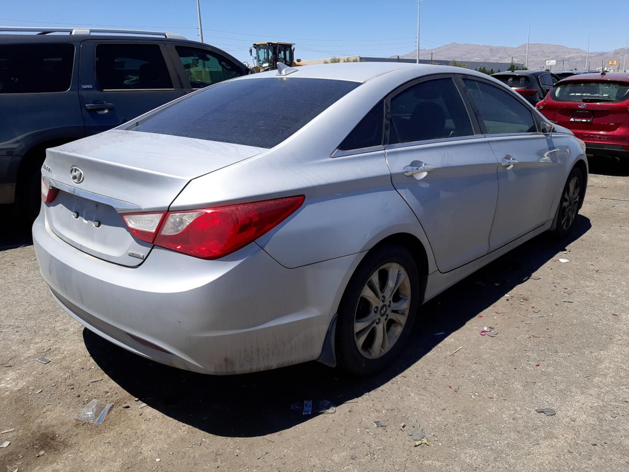Photo 4 from auction – 2011 HYUNDAI SONATA SE with VIN 5NPEC4AC0BH137927