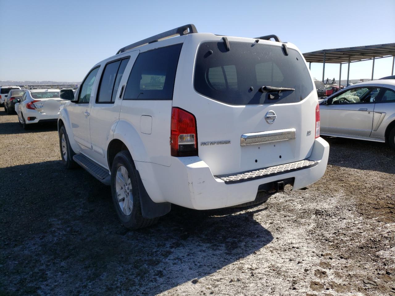 Photo 3 from auction – 2005 NISSAN PATHFINDER with VIN 5N1AR18U75C725376