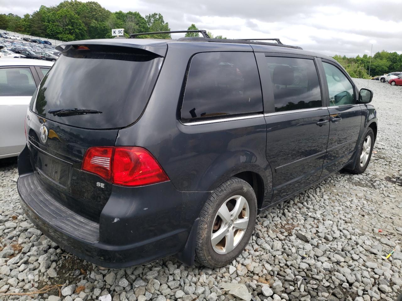 Photo 4 from auction – 2011 VOLKSWAGEN ROUTAN SE with VIN 2V4RW3DG3BR716923