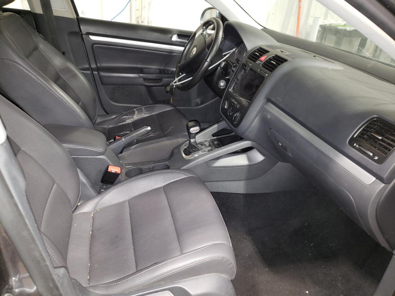 Photo 5 from auction – 2008 VOLKSWAGEN JETTA WOLF with VIN 3VWRJ71K08M173505
