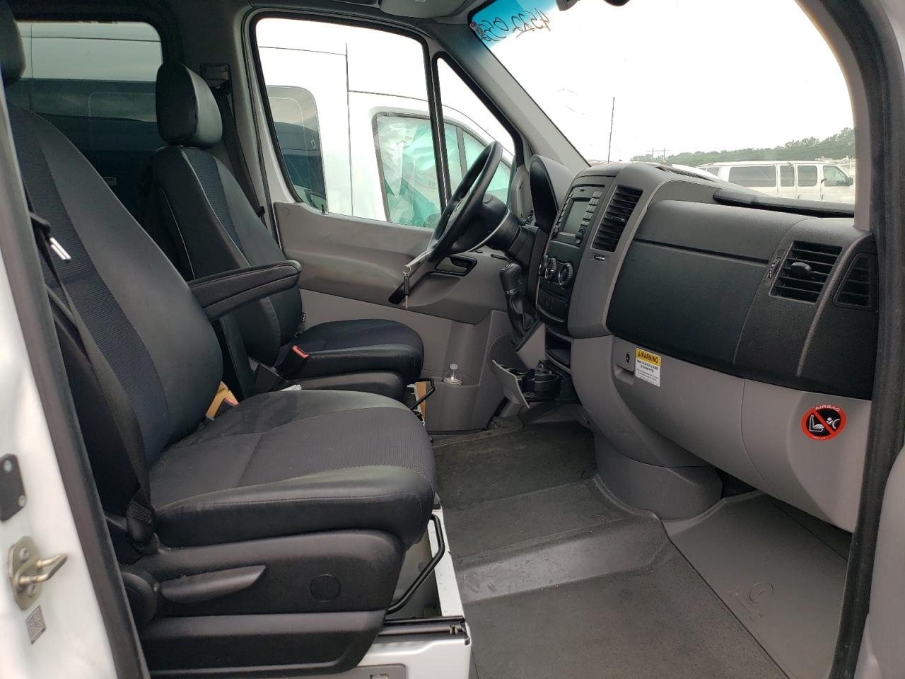 Photo 5 from auction – 2017 MERCEDES-BENZ SPRINTER 3 with VIN WDAPF1CD0HP501820