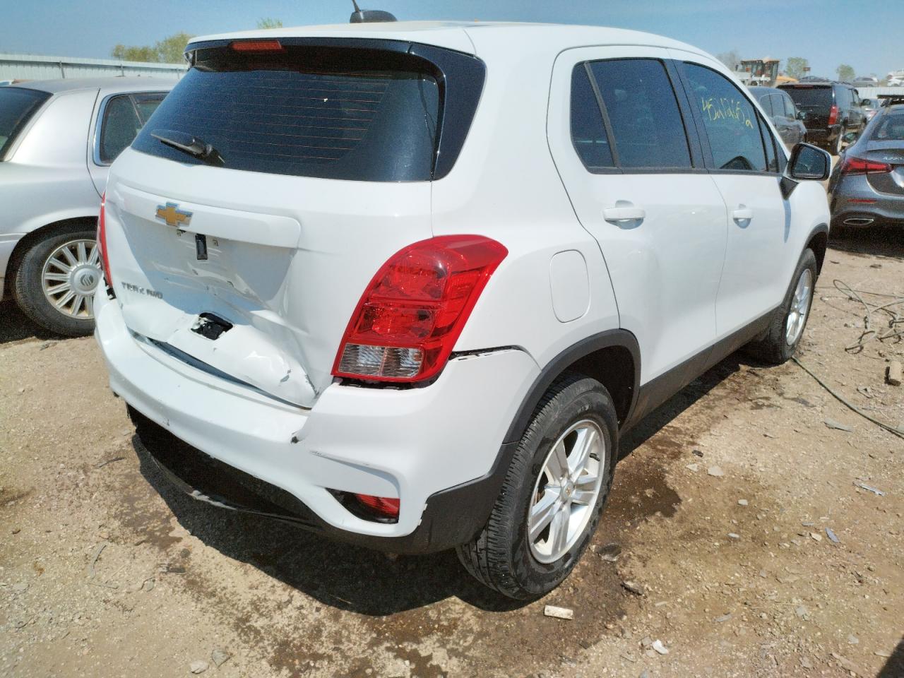 Photo 4 from auction – 2018 CHEVROLET TRAX LS with VIN KL7CJNSB8JB517457