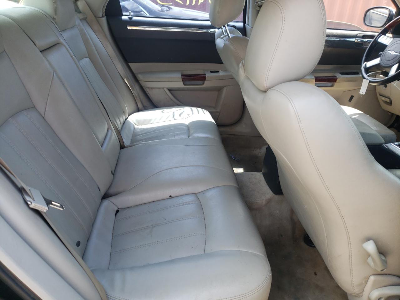 Photo 6 from auction – 2005 CHRYSLER 300C with VIN 2C3JA63H35H163805