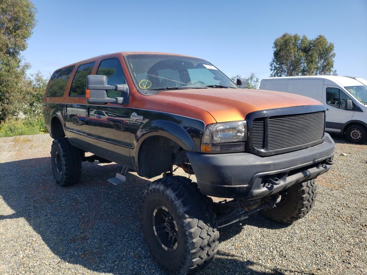 FORD EXCURSION 2000 with VIN 1FMNU42L9YEA00064 - Photo from auction